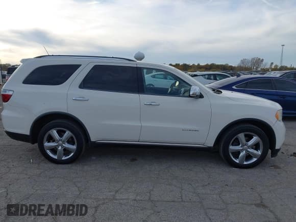 ✅ 2011 Dodge Durango Citadel • VIN: 1D4SE5GT9BC695252 • Лот: 43574255. Опубликован ранее на IAAI с пробегом 199 991 миль. Бесплатный доступ к архиву аукционных продаж из США и подробный отчёт об истории автомобиля на DreamBid. Изображение 13.