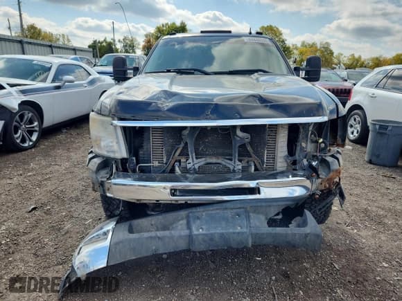 ✅ 2010 Chevrolet Silverado 2500HD LTZ • VIN: 1GC4KYB61AF113644 • Lot: 84446595. Listed on Copart with 185,592 mi. Free auction sales archive from the USA and detailed vehicle history report at DreamBid. Image 5.