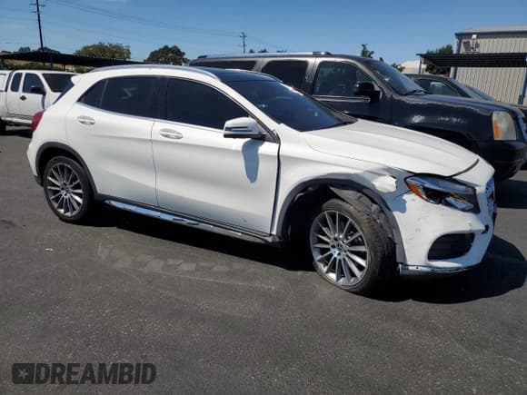 ✅ 2020 Mercedes-Benz GLA 250 • VIN: WDCTG4GBXLU021100 • Lot: 71562195. Listed on Copart with 74,199 mi. Free auction sales archive from the USA and detailed vehicle history report at DreamBid. Image 4.