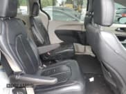 ✅ 2018 Chrysler Pacifica Touring L • VIN: 2C4RC1BG9JR124516 • Лот: 71738455. Опубликован ранее на Copart с пробегом 168 762 миль. Бесплатный доступ к архиву аукционных продаж из США и подробный отчёт об истории автомобиля на DreamBid. Изображение 11.