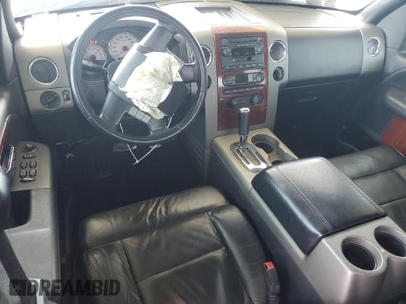 ✅ 2005 Ford F-150 XLT • VIN: 1FTPW12545FA79608 • Lot: 55271705. Listed on Copart with 245,004 mi. Free auction sales archive from the USA and detailed vehicle history report at DreamBid. Image 8.