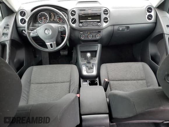 ✅ 2013 Volkswagen Tiguan SE • VIN: WVGBV7AX8DW521478 • Lot: 59664935. Listed on Copart with 100,996 mi. Free auction sales archive from the USA and detailed vehicle history report at DreamBid. Image 8.