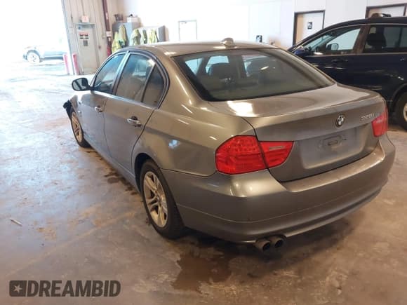 ✅ 2011 BMW 3 Series 328i xDrive • VIN: WBAPK7C58BA772927 • Lot: 43538333. Wystawiony na IAAI z przebiegiem Nie podano. Bezpłatny archiwum sprzedaży aukcyjnych z USA i szczegółowy raport historii pojazdu na DreamBid. Zdjęcie 3.