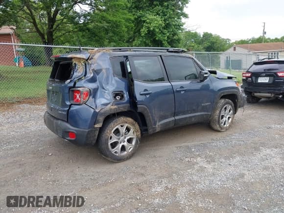 ✅ 2023 Jeep Renegade Limited • VIN: ZACNJDD14PPP38057 • Лот: 42367959. Опубликован ранее на IAAI с пробегом 17 546 миль. Бесплатный доступ к архиву аукционных продаж из США и подробный отчёт об истории автомобиля на DreamBid. Изображение 4.