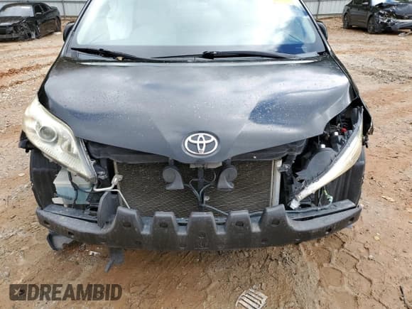 ✅ 2011 Toyota Sienna Limited • VIN: 5TDDK3DC7BS002720 • Lot: 90799405. Listed on Copart with Not provided. Free auction sales archive from the USA and detailed vehicle history report at DreamBid. Image 12.