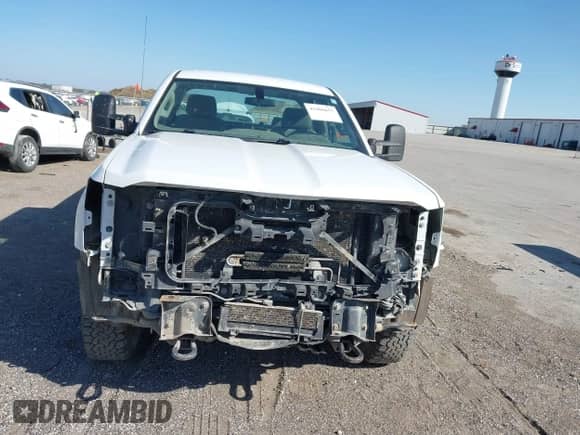 2015 Chevrolet Silverado 2500HD Work Truck с VIN 1GC2KUEG3FZ535277, выставлен на аукционе IAAI как лот 43406657 с пробегом 255 790 миль миль и . История ставок и продаж доступна на DreamBid. Изображение 6.