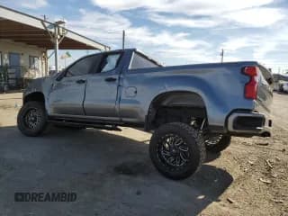 ✅ 2019 Chevrolet Silverado 1500 Custom • VIN: 1GCRWBEH8KZ382583 • Lot: 76417764. Wystawiony na Copart z przebiegiem Nie podano. Bezpłatny archiwum sprzedaży aukcyjnych z USA i szczegółowy raport historii pojazdu na DreamBid. Zdjęcie 2.