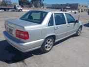 ✅ 2000 Volvo S70 • VIN: YV1LS61J8Y2651811 • Лот: 41867862. Опубликован ранее на IAAI с пробегом 174 509 миль. Бесплатный доступ к архиву аукционных продаж из США и подробный отчёт об истории автомобиля на DreamBid. Изображение 4.