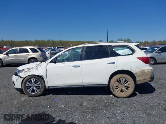 ✅ 2019 Nissan Pathfinder S • VIN: 5N1DR2MM4KC638264 • Lot: 42048739. Listed on IAAI with 106,373 mi. Free auction sales archive from the USA and detailed vehicle history report at DreamBid. Image 14.