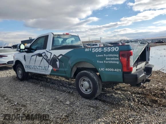 ✅ 2019 Ford F-250 XL • VIN: 1FTBF2A61KEE66449 • Lot: 87896505. Listed on Copart with 106,429 mi. Free auction sales archive from the USA and detailed vehicle history report at DreamBid. Image 2.