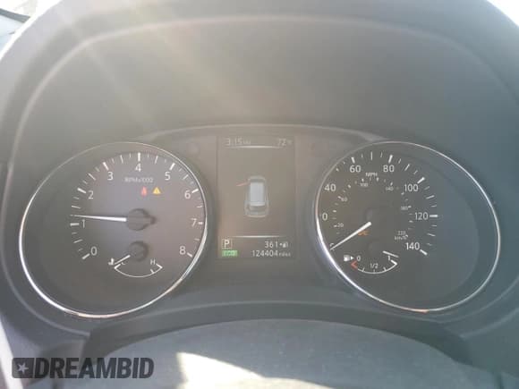 ✅ 2017 Nissan Rogue SV • VIN: 5N1AT2MT6HC888948 • Lot: 82675025. Listed on Copart with 124,404 mi. Free auction sales archive from the USA and detailed vehicle history report at DreamBid. Image 9.