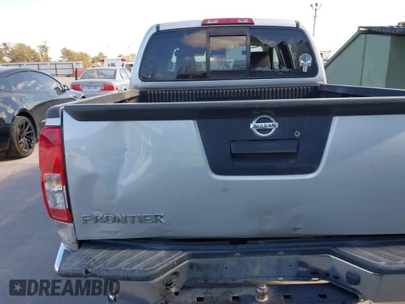 ✅ 2015 Nissan Frontier SV • VIN: 1N6AD0ER0FN762544 • Lot: 43667066. Wystawiony na IAAI z przebiegiem 97 703 mil. Bezpłatny archiwum sprzedaży aukcyjnych z USA i szczegółowy raport historii pojazdu na DreamBid. Zdjęcie 20.