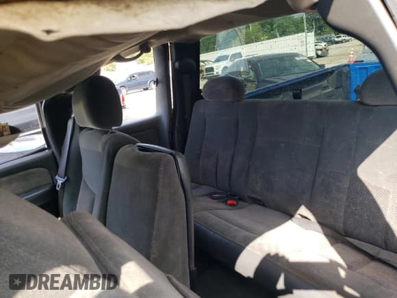 ✅ 2003 Chevrolet Silverado 1500 • VIN: 2GCEK19V031278524 • Лот: 67512224. Опубликован ранее на Copart с пробегом 258 496 миль. Бесплатный доступ к архиву аукционных продаж из США и подробный отчёт об истории автомобиля на DreamBid. Изображение 10.