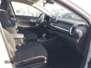 ✅ 2024 Kia Forte LXS • VIN: 3KPF24AD2RE796154 • Lot: 43650618. Wystawiony na IAAI z przebiegiem 46 584 mil. Bezpłatny archiwum sprzedaży aukcyjnych z USA i szczegółowy raport historii pojazdu na DreamBid. Zdjęcie 5.