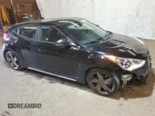 2015 Hyundai Veloster Turbo z VIN KMHTC6AE5FU226436, wystawiony jako Copart lot #49742034 z przebiegiem 99 852 mil mil oraz . Historia ofert i sprzedaży dostępna na DreamBid. Obrazek 4.