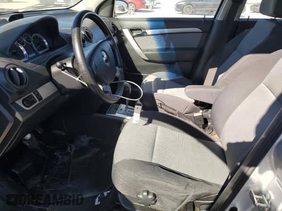 2011 Chevrolet Aveo 1LT z VIN KL1TD6DE2BB214013, wystawiony jako Copart lot #42123815 z przebiegiem 81 340 mil mil oraz Czysty tytuł • Clean title. Historia ofert i sprzedaży dostępna na DreamBid. Obrazek 8.