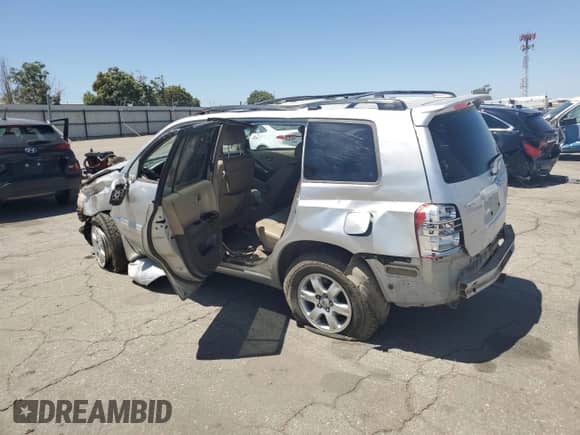 2001 Toyota Highlander с VIN JTEGF21A310018053, выставлен на аукционе Copart как лот 65593605 с пробегом Не указан миль и Списание • Salvage title. История ставок и продаж доступна на DreamBid. Изображение 2.