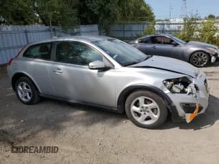 ✅ 2012 Volvo C30 • VIN: YV1672MK2C2276602 • Lot: 71558424. Wystawiony na Copart z przebiegiem 126 717 mil. Bezpłatny archiwum sprzedaży aukcyjnych z USA i szczegółowy raport historii pojazdu na DreamBid. Zdjęcie 4.