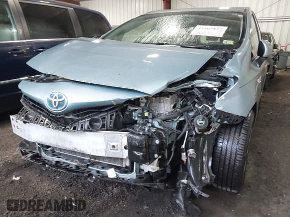 ✅ 2015 Toyota Prius Two • VIN: JTDZN3EU4FJ034659 • Lot: 42407827. Listed on IAAI with 149,938 mi. Free auction sales archive from the USA and detailed vehicle history report at DreamBid. Image 6.