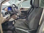 ✅ 2023 Chrysler Voyager LX • VIN: 2C4RC1CG8PR512599 • Лот: 95167445. Опубликован ранее на Copart с пробегом 73 810 миль. Бесплатный доступ к архиву аукционных продаж из США и подробный отчёт об истории автомобиля на DreamBid. Изображение 7.