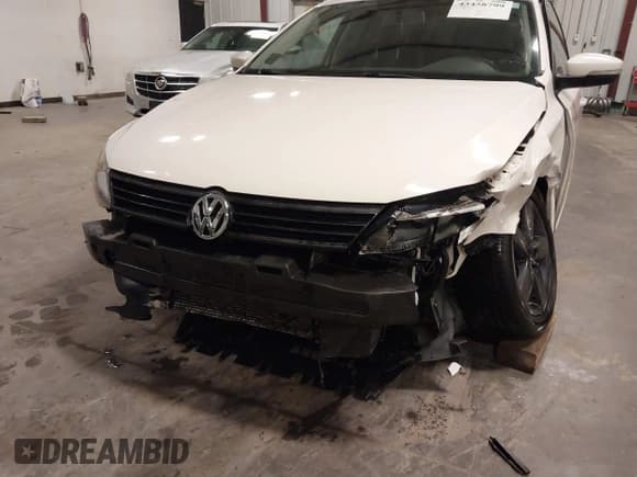 ✅ 2012 Volkswagen Jetta TDI • VIN: 3VWLL7AJ0CM327565 • Lot: 43458799. Wystawiony na IAAI z przebiegiem 142 422 mil. Bezpłatny archiwum sprzedaży aukcyjnych z USA i szczegółowy raport historii pojazdu na DreamBid. Zdjęcie 6.