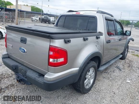 ✅ 2008 Ford Explorer Sport Trac XLT • VIN: 1FMEU31818UA64015 • Лот: 42145450. Опубликован ранее на IAAI с пробегом 130 127 миль. Бесплатный доступ к архиву аукционных продаж из США и подробный отчёт об истории автомобиля на DreamBid. Изображение 4.