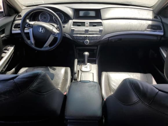 ✅ 2010 Honda Accord EX-L • VIN: 1HGCP2F83AA002937 • Lot: 67657505. Listed on Copart with 276,151 mi. Free auction sales archive from the USA and detailed vehicle history report at DreamBid. Image 8.