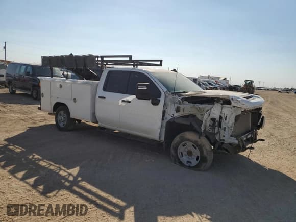 ✅ 2020 Chevrolet Silverado 2500HD • VIN: 1GB5WLE74LF286534 • Lot: 71199324. Wystawiony na Copart z przebiegiem 87 804 mil. Bezpłatny archiwum sprzedaży aukcyjnych z USA i szczegółowy raport historii pojazdu na DreamBid. Zdjęcie 4.