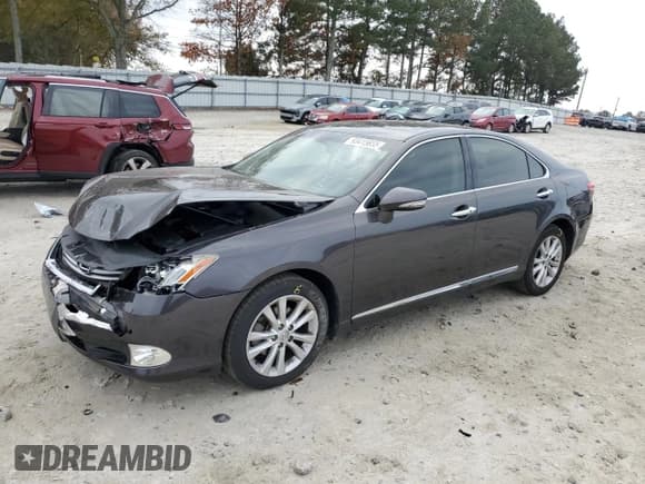 ✅ 2010 Lexus ES 330 • VIN: JTHBK1EG4A2412697 • Лот: 93415655. Опубликован ранее на Copart с пробегом 136 117 миль. Бесплатный доступ к архиву аукционных продаж из США и подробный отчёт об истории автомобиля на DreamBid. Изображение 1.
