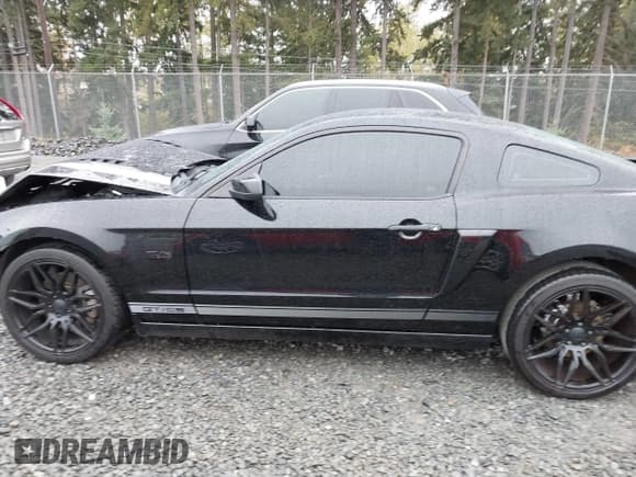 ✅ 2013 Ford Mustang GT Premium • VIN: 1ZVBP8CF4D5200968 • Lot: 43536098. Listed on IAAI with 95,384 mi. Free auction sales archive from the USA and detailed vehicle history report at DreamBid. Image 15.