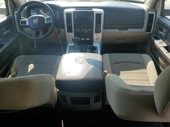 ✅ 2010 Dodge 1500 SLT • VIN: 1D7RB1CT3AS118424 • Lot: 55103455. Wystawiony na Copart z przebiegiem 150 692 mil. Bezpłatny archiwum sprzedaży aukcyjnych z USA i szczegółowy raport historii pojazdu na DreamBid. Zdjęcie 8.