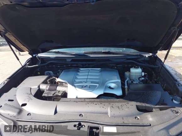 ✅ 2018 Lexus LX 570 • VIN: JTJHY7AX6J4262824 • Lot: 42799849. Listed on IAAI with 61,159 mi. Free auction sales archive from the USA and detailed vehicle history report at DreamBid. Image 10.