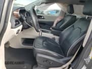 ✅ 2022 Chrysler Pacifica Hybrid Limited • VIN: 2C4RC1S78NR143855 • Lot: 82583575. Wystawiony na Copart z przebiegiem 88 157 mil. Bezpłatny archiwum sprzedaży aukcyjnych z USA i szczegółowy raport historii pojazdu na DreamBid. Zdjęcie 7.