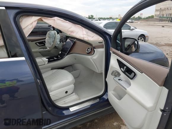 ✅ 2023 Mercedes-Benz EQE 500 • VIN: 4JGGM2CB4PA022756 • Лот: 42460440. Опубликован ранее на IAAI с пробегом 13 785 миль. Бесплатный доступ к архиву аукционных продаж из США и подробный отчёт об истории автомобиля на DreamBid. Изображение 5.