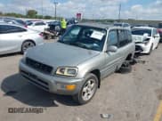 ✅ 2000 Toyota RAV4 • VIN: JT3GP10V5Y7072010 • Лот: 43566658. Опубликован ранее на IAAI с пробегом 301 750 миль. Бесплатный доступ к архиву аукционных продаж из США и подробный отчёт об истории автомобиля на DreamBid. Изображение 17.