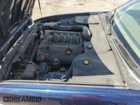 ✅ 2001 Jaguar XJ Vanden Plas • VIN: SAJDA24C21LF39612 • Lot: 67322335. Listed on Copart with 140,826 mi. Free auction sales archive from the USA and detailed vehicle history report at DreamBid. Image 11.