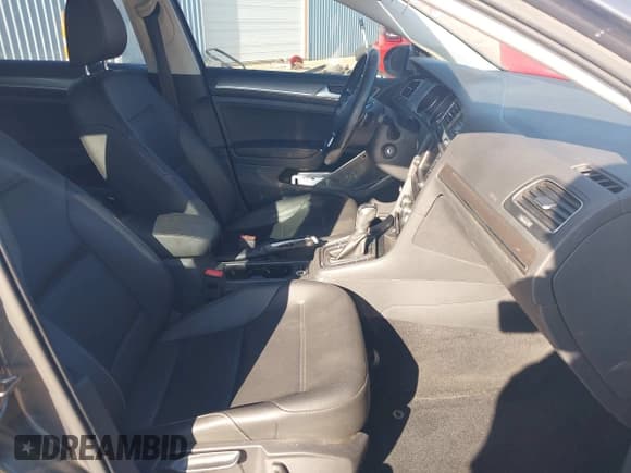 ✅ 2017 Volkswagen Golf S • VIN: 3VWH17AU6HM511650 • Lot: 42639839. Listed on IAAI with 99,594 mi. Free auction sales archive from the USA and detailed vehicle history report at DreamBid. Image 5.