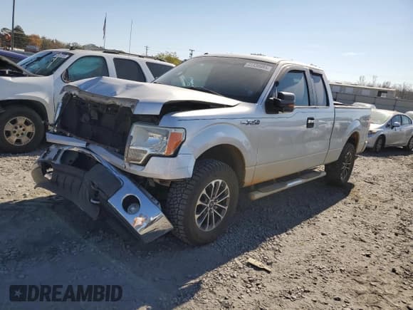 ✅ 2011 Ford F-150 XLT • VIN: 1FTFX1EF8BFD42319 • Lot: 92330985. Listed on Copart with 198,684 mi. Free auction sales archive from the USA and detailed vehicle history report at DreamBid. Image 1.