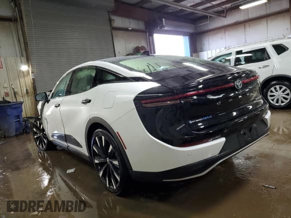 ✅ 2025 Toyota Crown Platinum • VIN: JTDAFAAF4S3012200 • Lot: 50335975. Wystawiony na Copart z przebiegiem 10 335 mil. Bezpłatny archiwum sprzedaży aukcyjnych z USA i szczegółowy raport historii pojazdu na DreamBid. Zdjęcie 2.