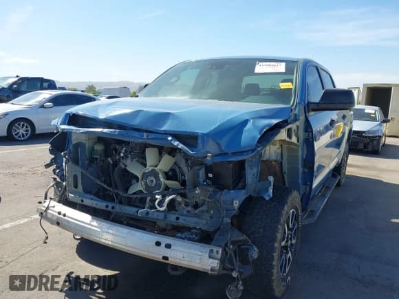 ✅ 2020 Toyota Tundra SR5 • VIN: 5TFDY5F1XLX926652 • Lot: 42900047. Listed on IAAI with 57,046 mi. Free auction sales archive from the USA and detailed vehicle history report at DreamBid. Image 6.