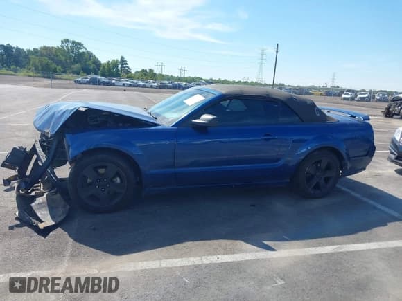 ✅ 2007 Ford Mustang GT Deluxe • VIN: 1ZVFT85H475219830 • Лот: 43107693. Опубликован ранее на IAAI с пробегом 198 151 миль. Бесплатный доступ к архиву аукционных продаж из США и подробный отчёт об истории автомобиля на DreamBid. Изображение 14.