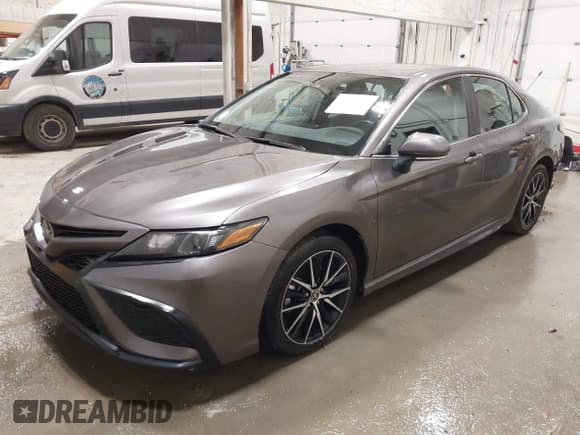 ✅ 2023 Toyota Camry SE • VIN: 4T1G11AKXPU169426 • Lot: 43470476. Wystawiony na IAAI z przebiegiem 33 288 mil. Bezpłatny archiwum sprzedaży aukcyjnych z USA i szczegółowy raport historii pojazdu na DreamBid. Zdjęcie 2.