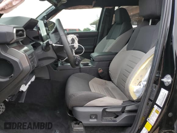 ✅ 2024 Toyota Tacoma SR5 • VIN: 3TYLB5JNXRT020463 • Lot: 64201655. Wystawiony na Copart z przebiegiem 44 874 mil. Bezpłatny archiwum sprzedaży aukcyjnych z USA i szczegółowy raport historii pojazdu na DreamBid. Zdjęcie 7.