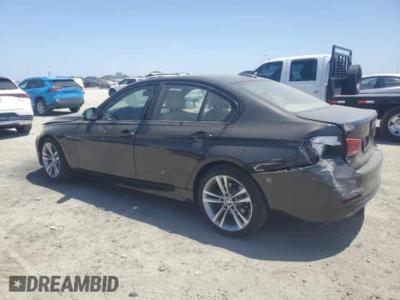 2016 BMW 3 Series z VIN WBA8E7C57GK415560, wystawiony jako Copart lot #60493425 z przebiegiem 37 702 mil mil oraz Szkoda całkowita • Salvage title. Historia ofert i sprzedaży dostępna na DreamBid. Obrazek 2.