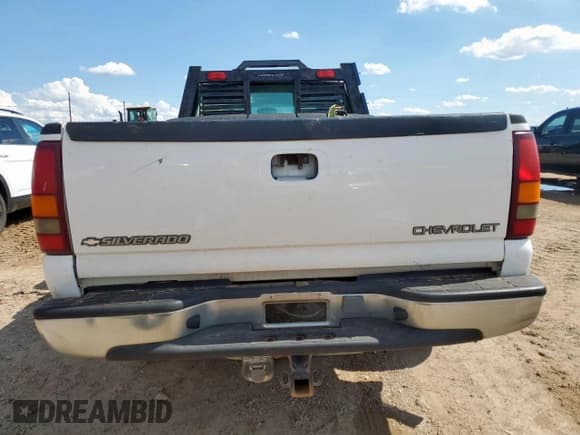 ✅ 2001 Chevrolet Silverado 2500HD LS • VIN: 1GCHK23U11F109606 • Lot: 66388275. Wystawiony na Copart z przebiegiem 189 342 mil. Bezpłatny archiwum sprzedaży aukcyjnych z USA i szczegółowy raport historii pojazdu na DreamBid. Zdjęcie 6.