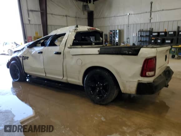 2021 Ram 1500 Warlock z VIN 1C6RR6GT3MS506620, wystawiony jako Copart lot #55771165 z przebiegiem 92 691 mil mil oraz Czysty tytuł • Clean title. Historia ofert i sprzedaży dostępna na DreamBid. Obrazek 2.