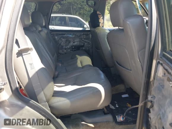 ✅ 2003 Chevrolet Tahoe LS • VIN: 1GNEC13Z93R101977 • Lot: 43299440. Wystawiony na IAAI z przebiegiem 173 016 mil. Bezpłatny archiwum sprzedaży aukcyjnych z USA i szczegółowy raport historii pojazdu na DreamBid. Zdjęcie 8.