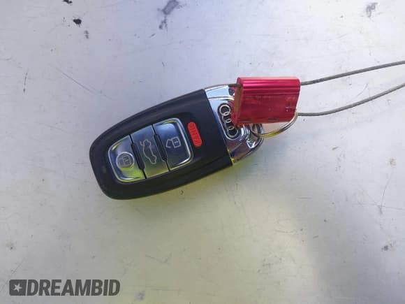 ✅ 2013 Audi A6 Premium Plus • VIN: WAUGFAFC1DN012071 • Lot: 43403813. Wystawiony na IAAI z przebiegiem 208 058 mil. Bezpłatny archiwum sprzedaży aukcyjnych z USA i szczegółowy raport historii pojazdu na DreamBid. Zdjęcie 11.