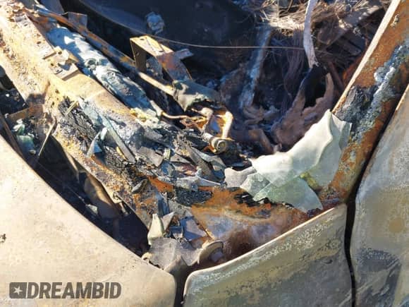 2006 GMC Sierra 1500 SLE1 с VIN 2GTEK13T161192988, выставлен на аукционе IAAI как лот 41094571 с пробегом Не указан миль и . История ставок и продаж доступна на DreamBid. Изображение 9.