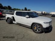 ✅ 2022 Rivian R1T Adventure • VIN: 7FCTGAAA9NN009189 • Lot: 56009235. Wystawiony na Copart z przebiegiem 28 994 mil. Bezpłatny archiwum sprzedaży aukcyjnych z USA i szczegółowy raport historii pojazdu na DreamBid. Zdjęcie 4.